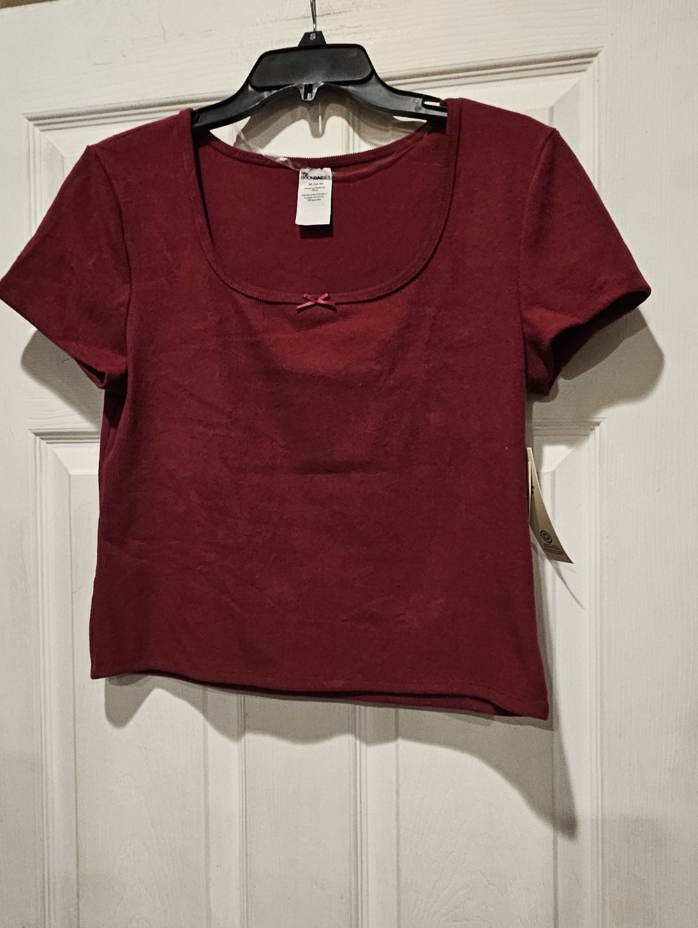 NO BOUNDARIES CROP TOP